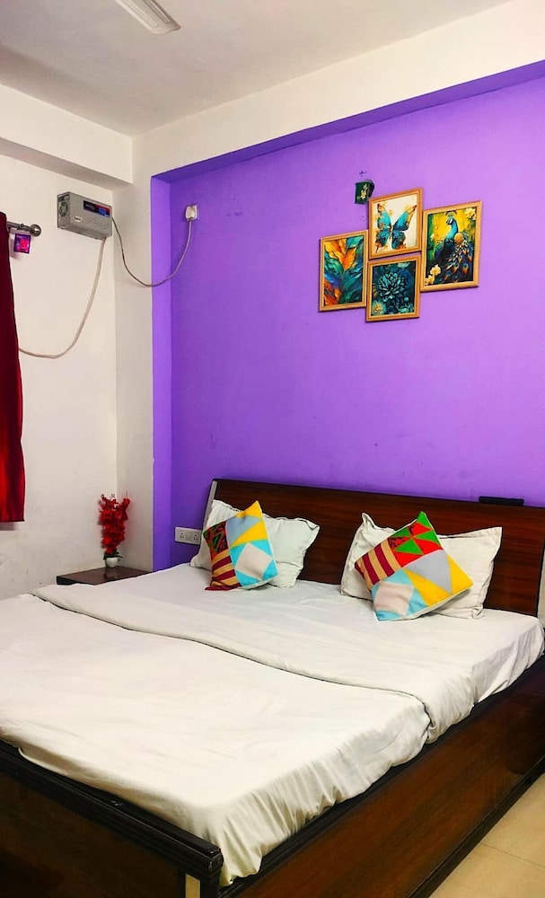 Green Orbit Hotel