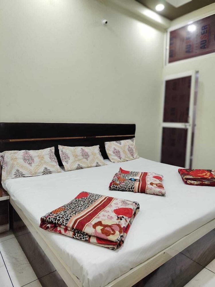 Shree Ayodhya Guest House