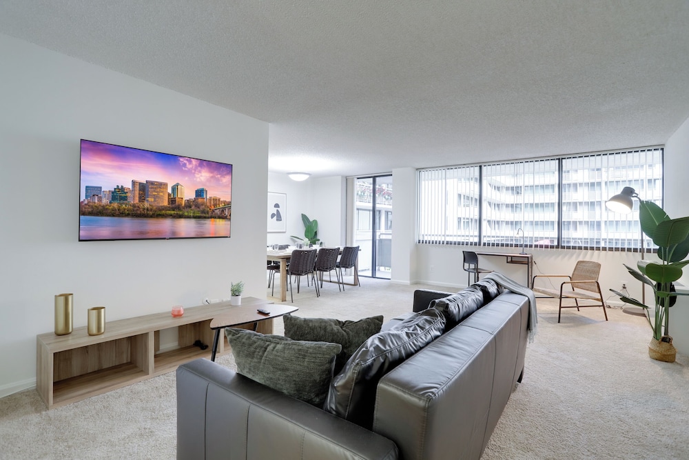 DC Airport Metroline Apartments
