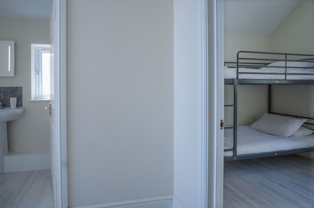 Caldey - 2 Bedroom Apartment - Pendine