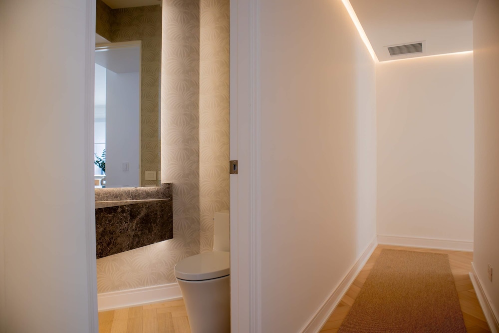 w Lovely 3BR With Incredible Balcony in Miraflores