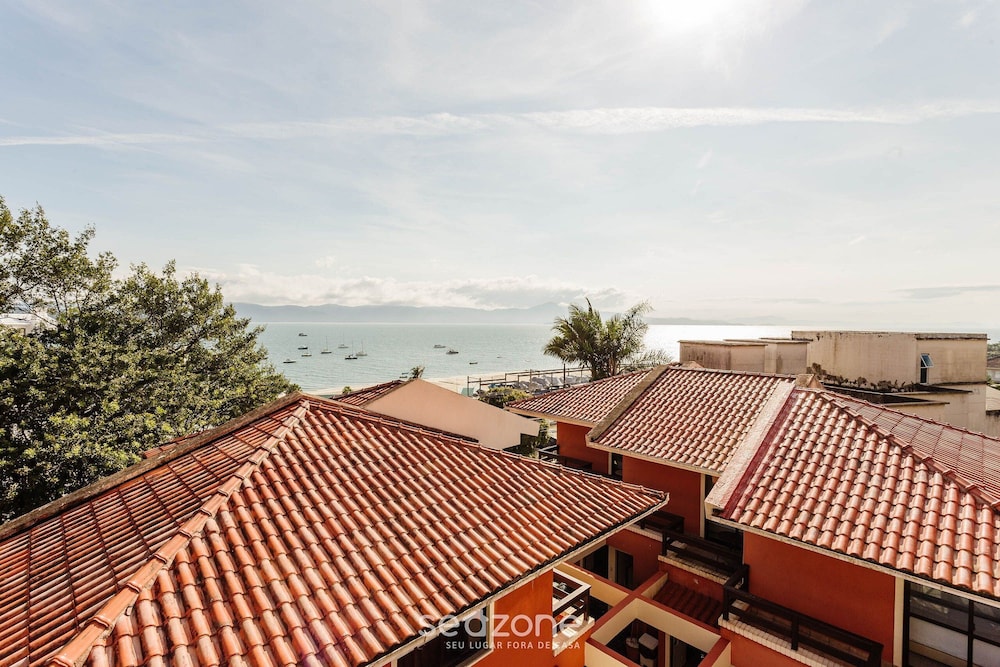 JOFs Apartamentos c Piscina e Vista Mar