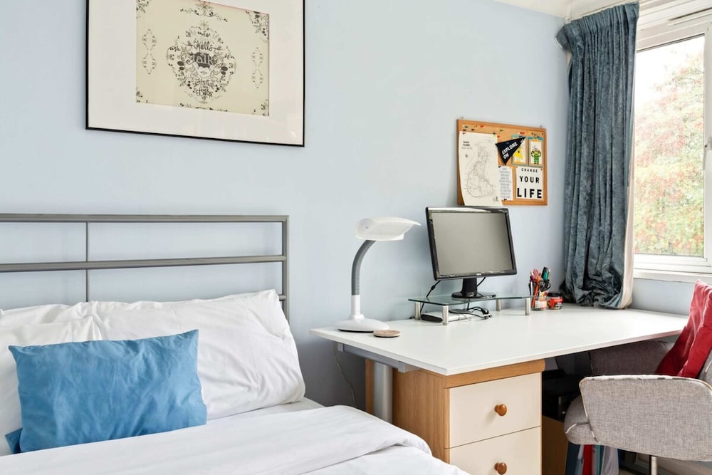 Spacious 2 Bedroom Apartment in Cricklewood