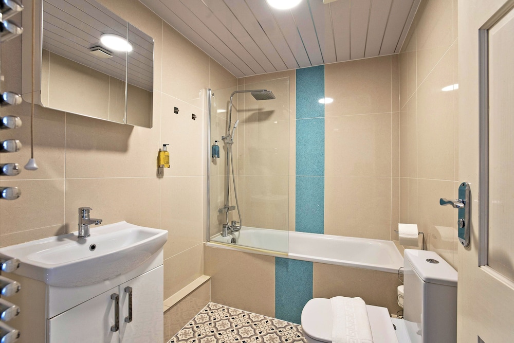 Imperial Horseferry Road Apartment