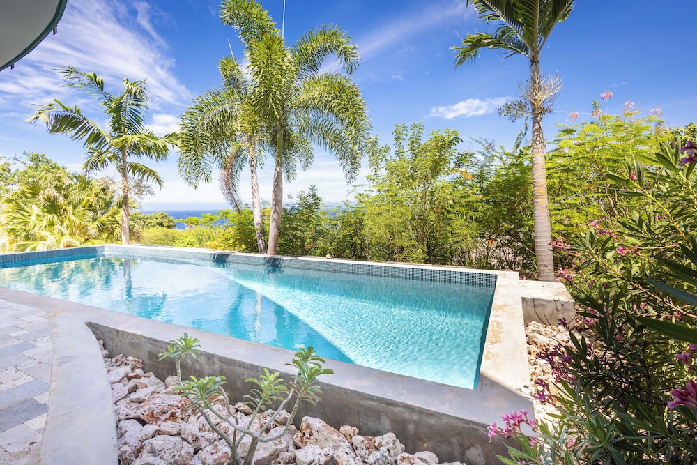 Coral Estate Holidays