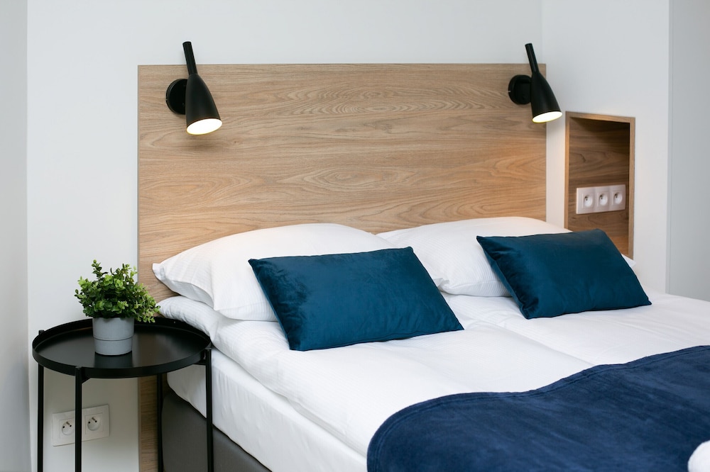 Warsaw Apartment One Bedroom by Renters view 2