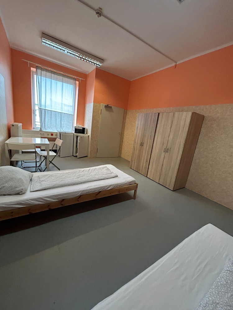 2-Rent Group Hostel Zimmer&Apartments GKP2
