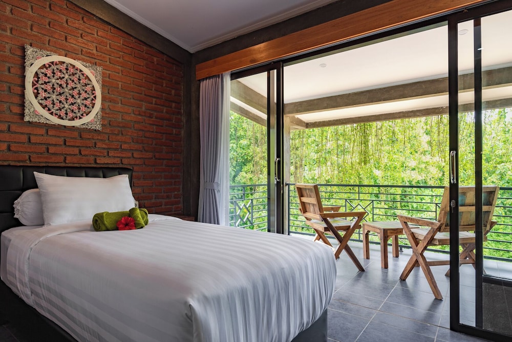 Alamanda Lovina Resort