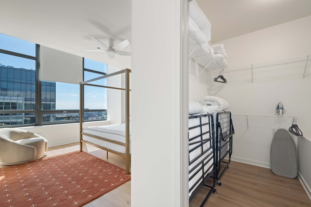 Group Stay 3 Penthouses in the Same Building