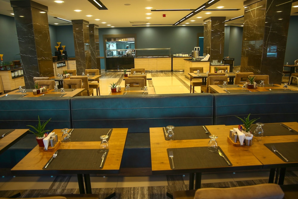 Ramada by Wyndham Mersin - Image 84
