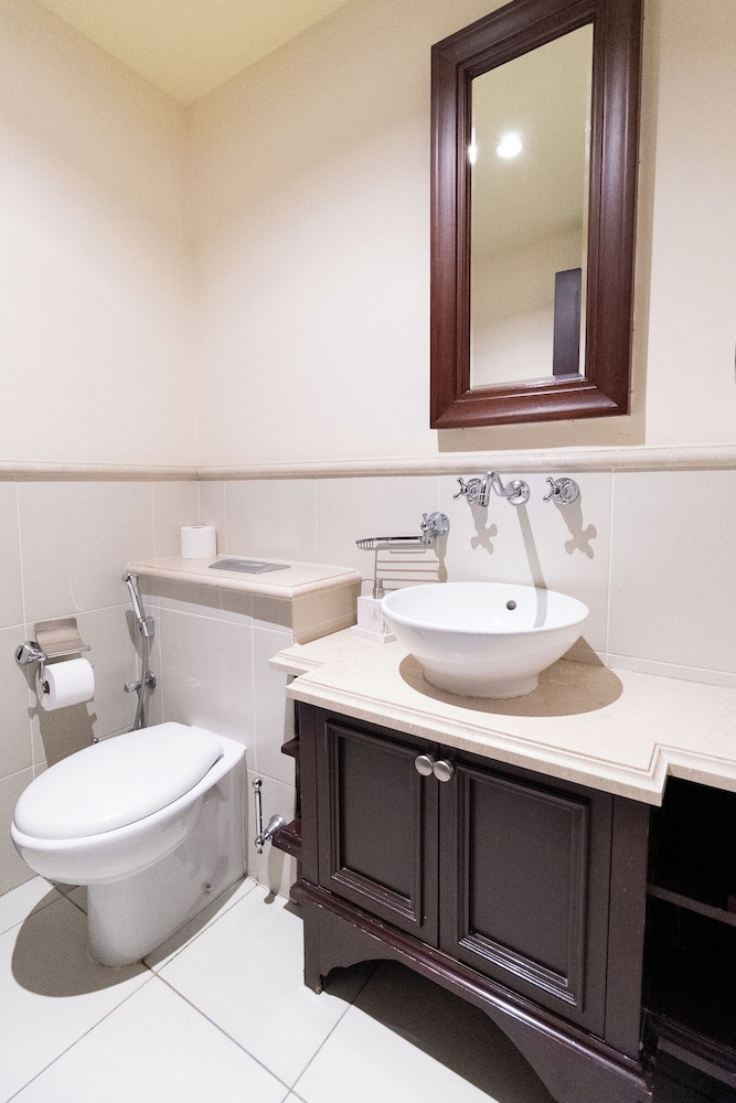 Reehan 1 - Happy Season - 2BR - Downtown