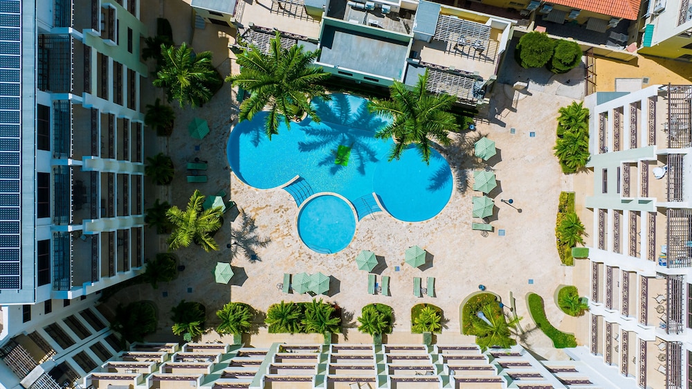 Palm Aruba Condos
