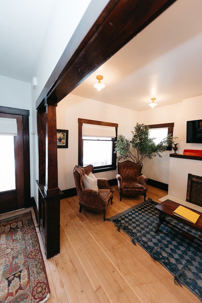 Ellerbeck Mansion Bed & Breakfast