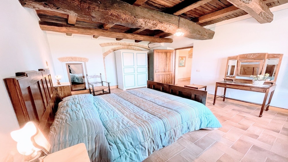 Open Pool Villa in Italy - Spoleto Umbria - Property Image 85