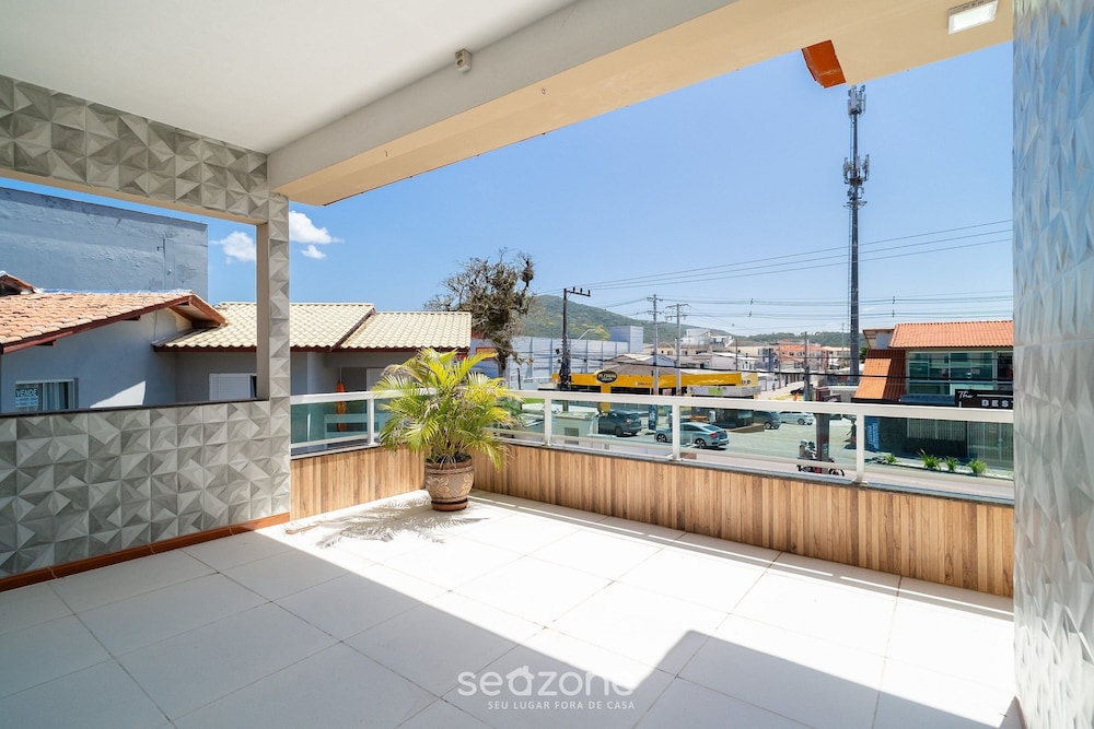 House w/ 3BR and BBQ Area in Ingleses Odi0487