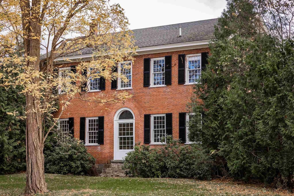 The Ellis Inn