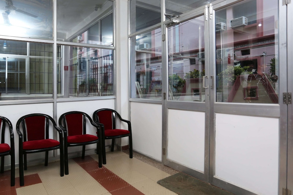 OYO 9090 Hotel Royal Annex