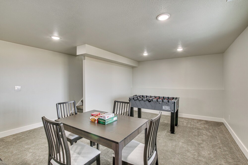 2 Mi to Bear Lake: Mtn-view Gem in Garden City