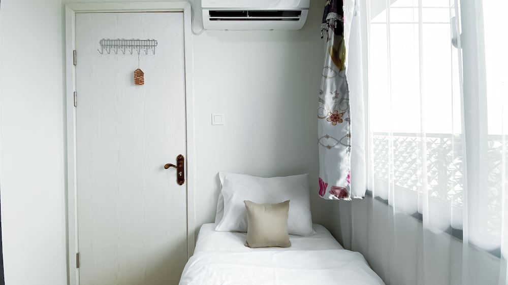 Stunning 2Br Apartment At Daan Mogot City