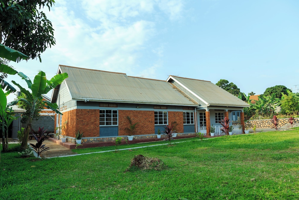 Kandez Holiday Home