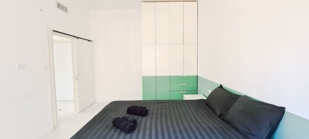 Modern Apt Rothschild Very Central TL7