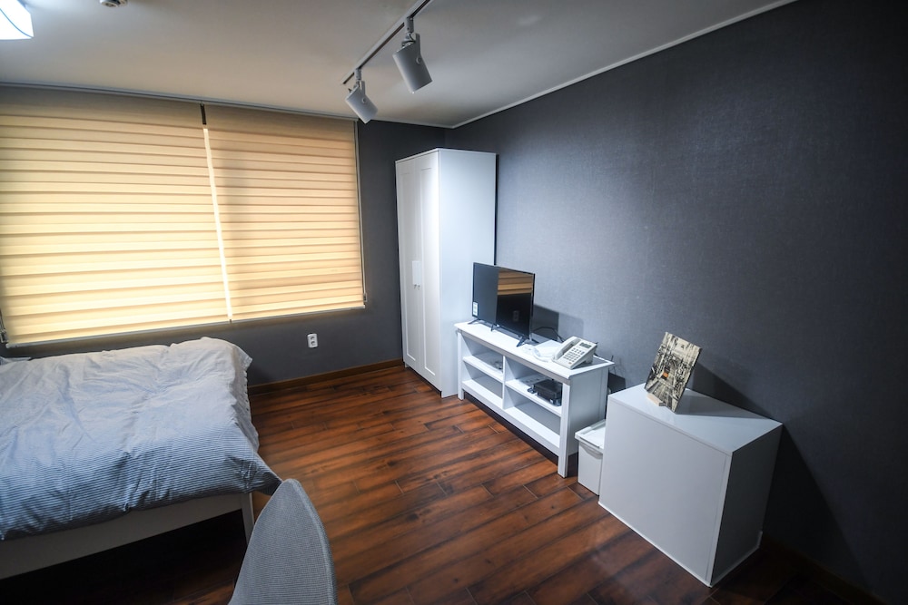BLUEHUM Guesthouse - Hostel