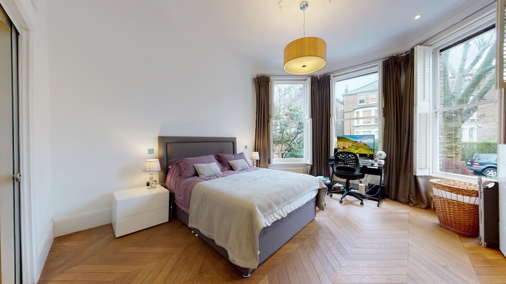 2 bed Flat in Fordwych Road