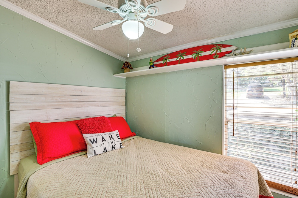 Lakefront Escape w/ Game Room & Dock in Mabank!