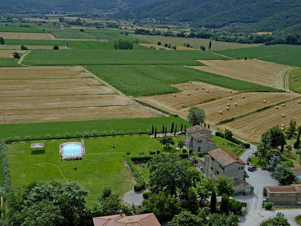Cortona Vacations - Agriturismo Near Cortona With Swimming Pool - Property Image 22