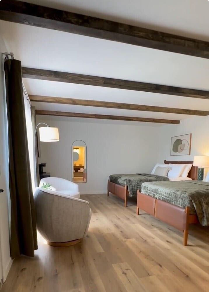 The Juniper Motel & Resort