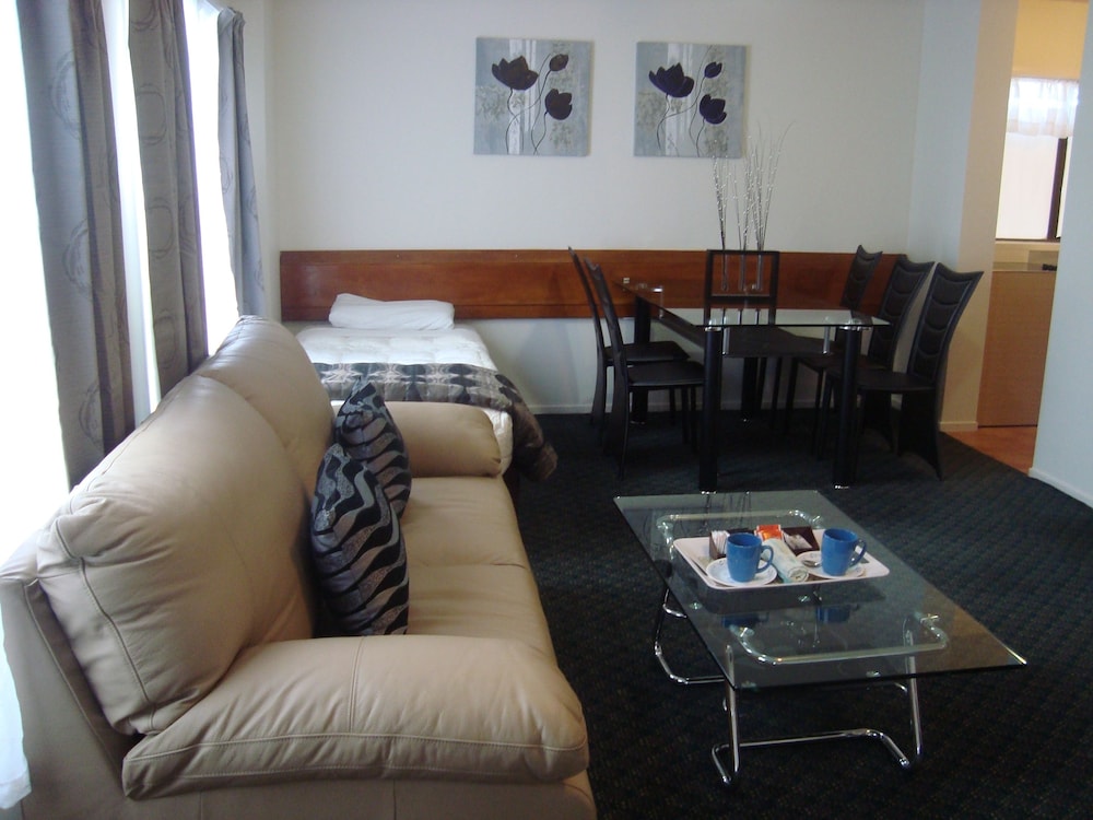 Airport Travel Air Motor Inn - Image 3