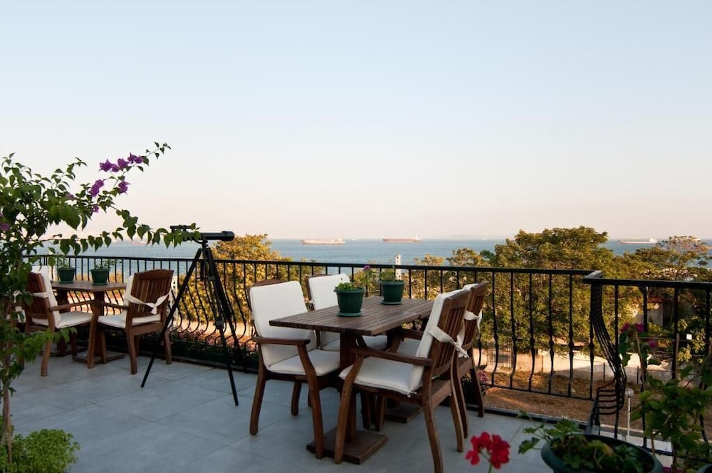 Queen Seagull Boutique Hotel