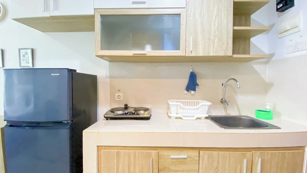 Modern Look and Restful Studio Apartment Springwood Residence Tangerang