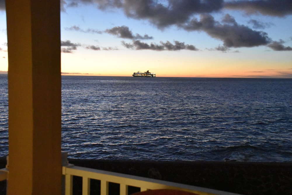 True Oceanfront - Panoramic Sunset View! - No Stairs - Vrkcv
