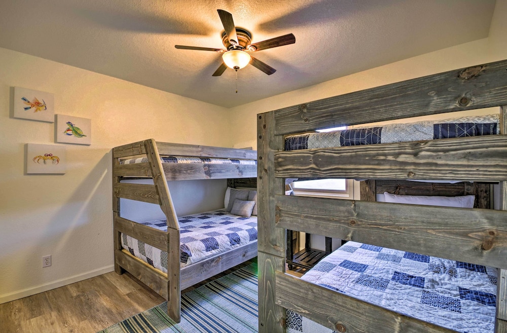 Lake of the Ozarks Vacation Rental: Boat Dock/slip