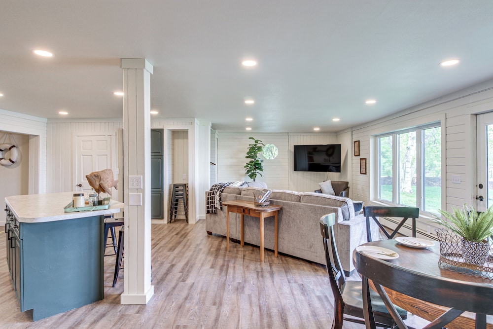 Private Beach: Lakefront Escape in Brainerd!
