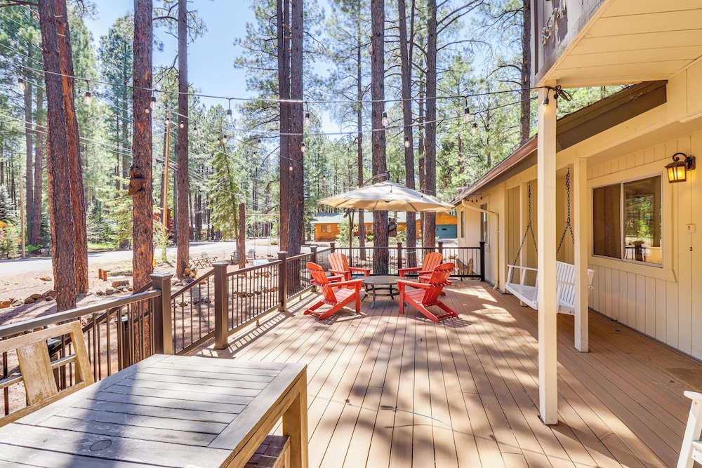 Spacious Decks: Family Pinetop Country Club Home