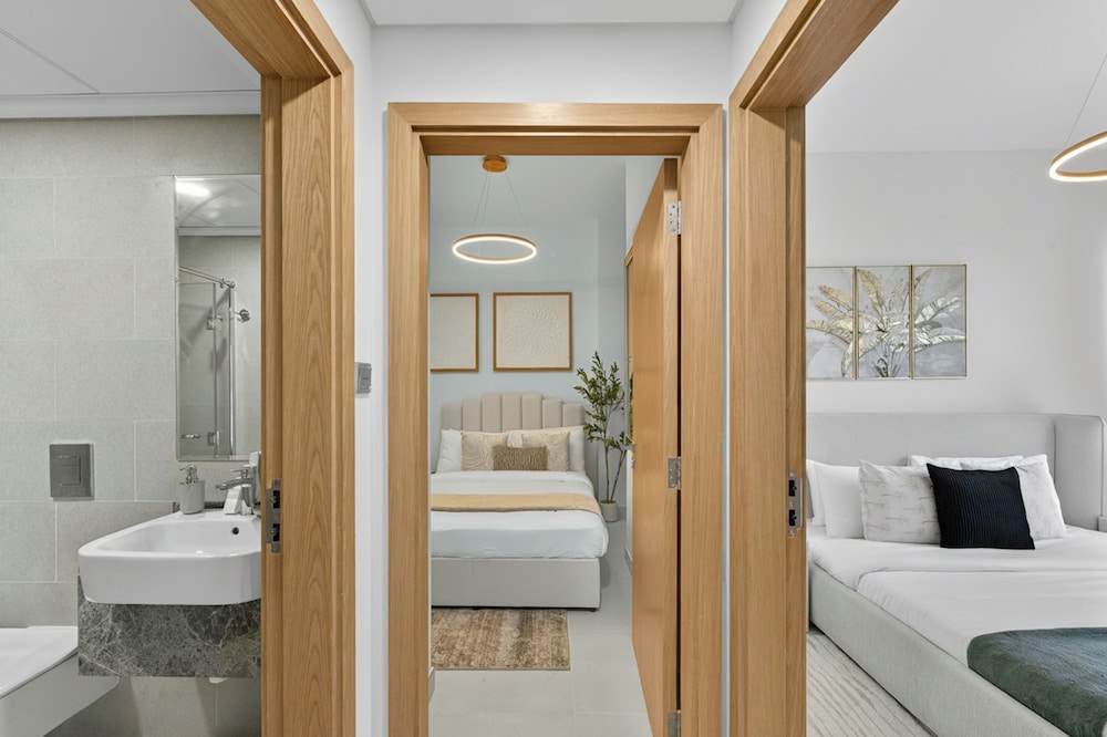 Radiant Boulevard by DVH Luxe Retreats