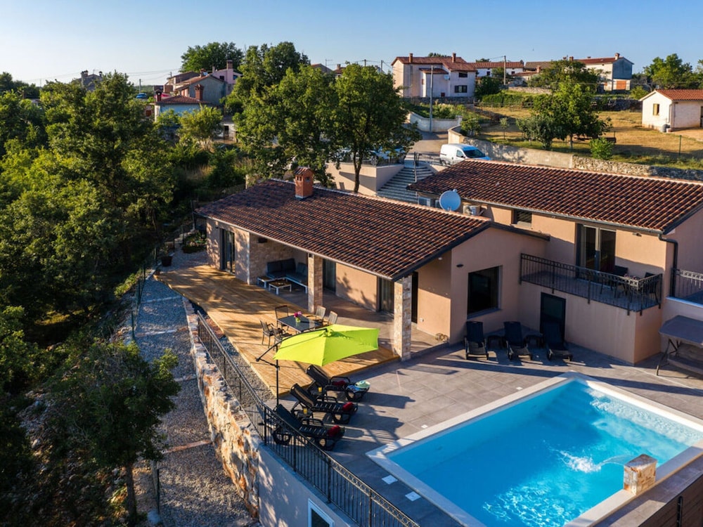 Villa Gloria Comfortable Holiday Residence view 4