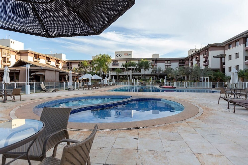 Apt Facing Lake Paranoa - Clr314