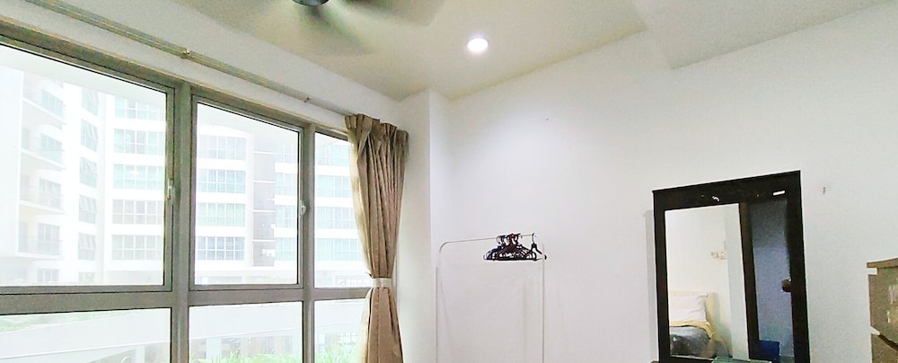 Regalia Residence The Sky Pool Suite