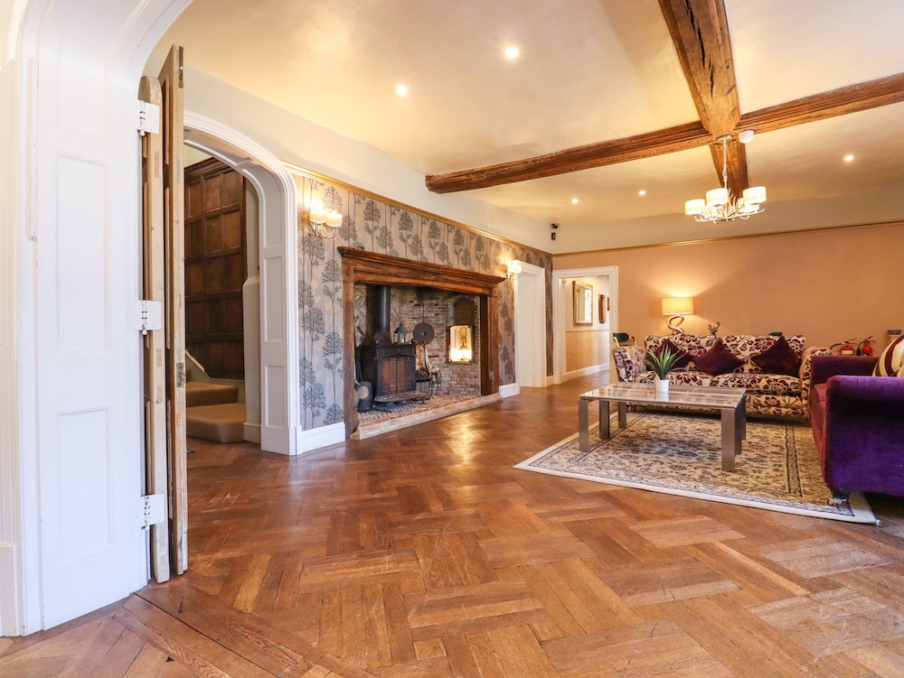 Solton Manor