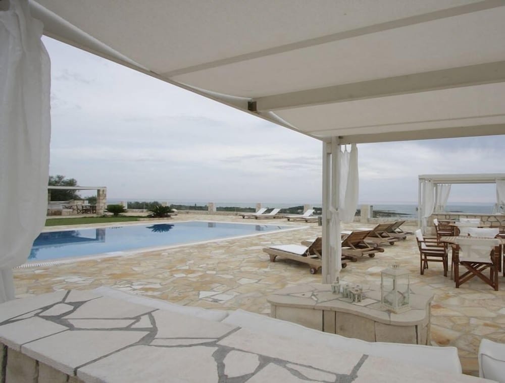 Agnanti Suites