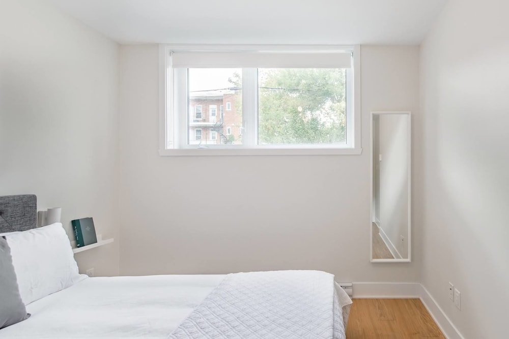 Cool and Comfortable 2 Bedroom Den view 5