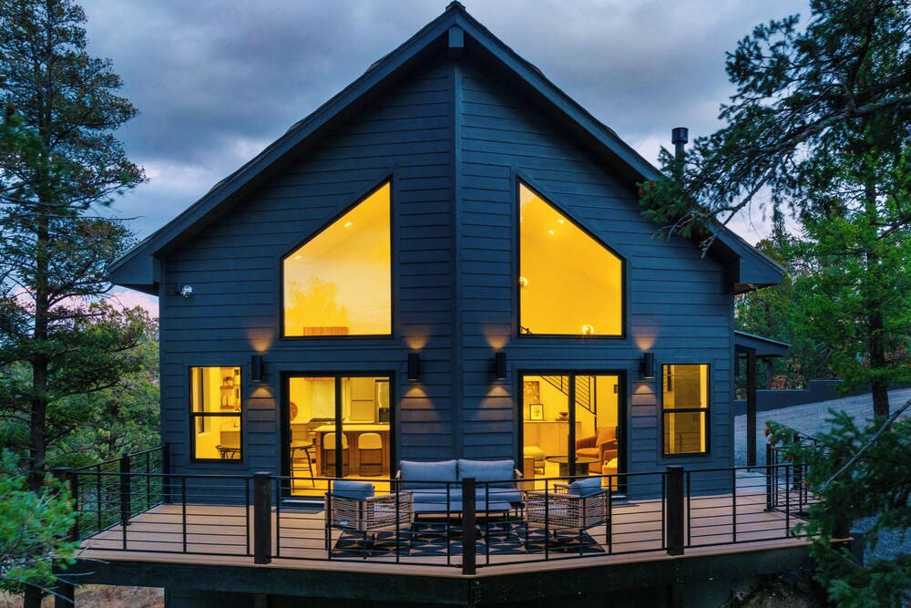 Sierra Blanca Views: New-build Cabin in Ruidoso