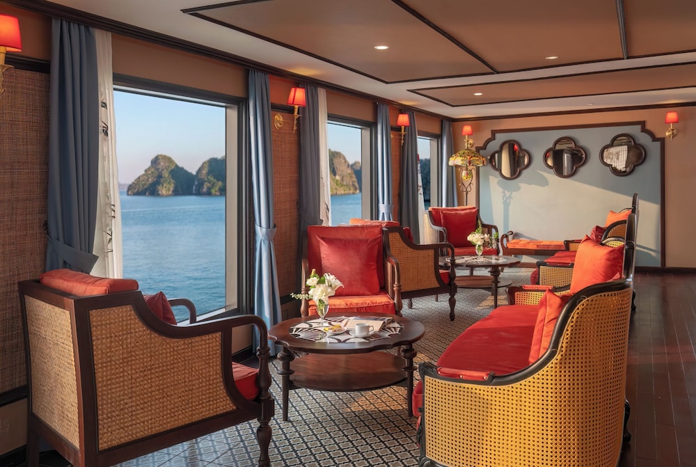 Indochine Grand Lan Ha Bay