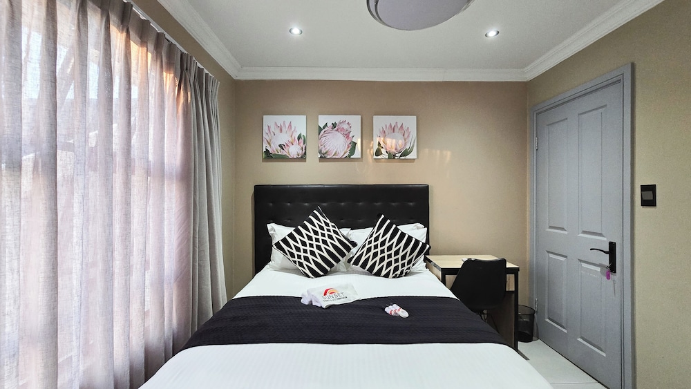 Sunset Events & Accommodation