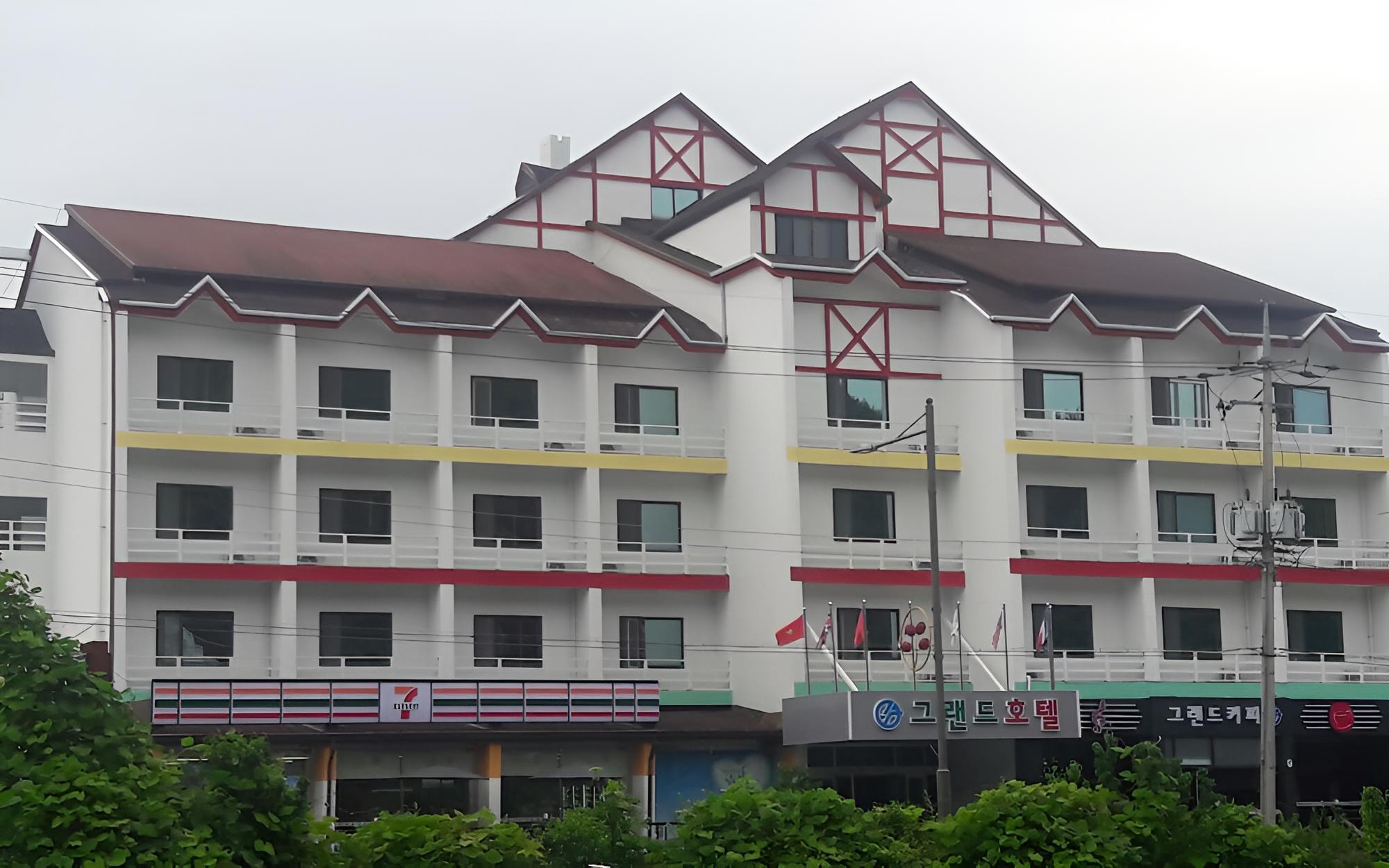 Gurye Grand Hotel view 2