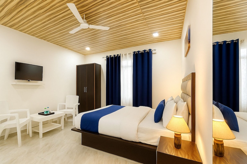 Hotel Shiva Lake - Near Mussoorie Lake