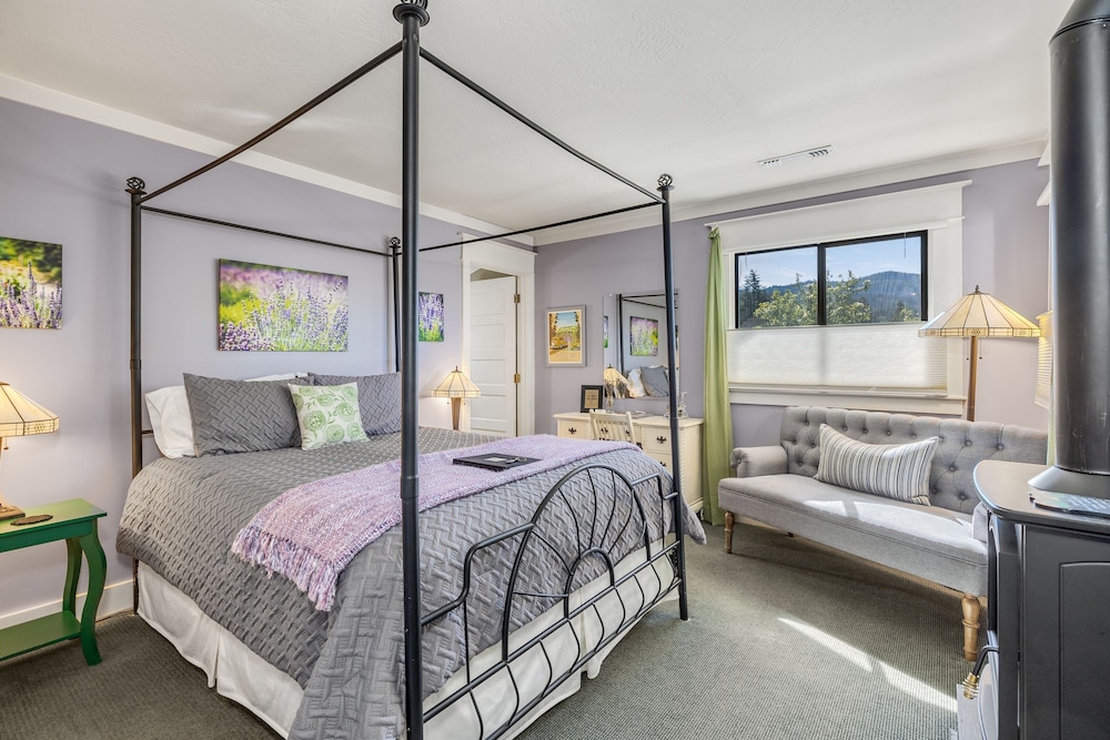 Ashland Vacations - Oak Hill Bed Breakfast - Property Image 62